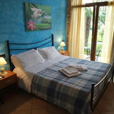 Il Rondo Bed and Breakfast Σιρμιόνε