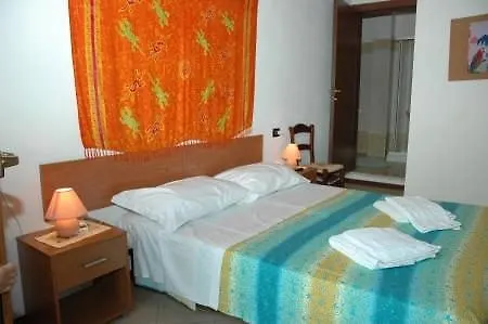 Il Rondo לינה וארוחת בוקר סירמיונה